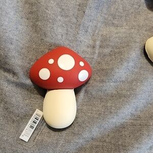 R2 - Croc Jibbitz Mushroom Shoe Charm